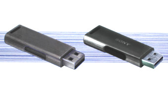 Pendrive/Karolina Gawlińska/2016